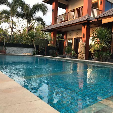 Villa Kenanga In Meninting By The Beach Mataram Ngoại thất bức ảnh
