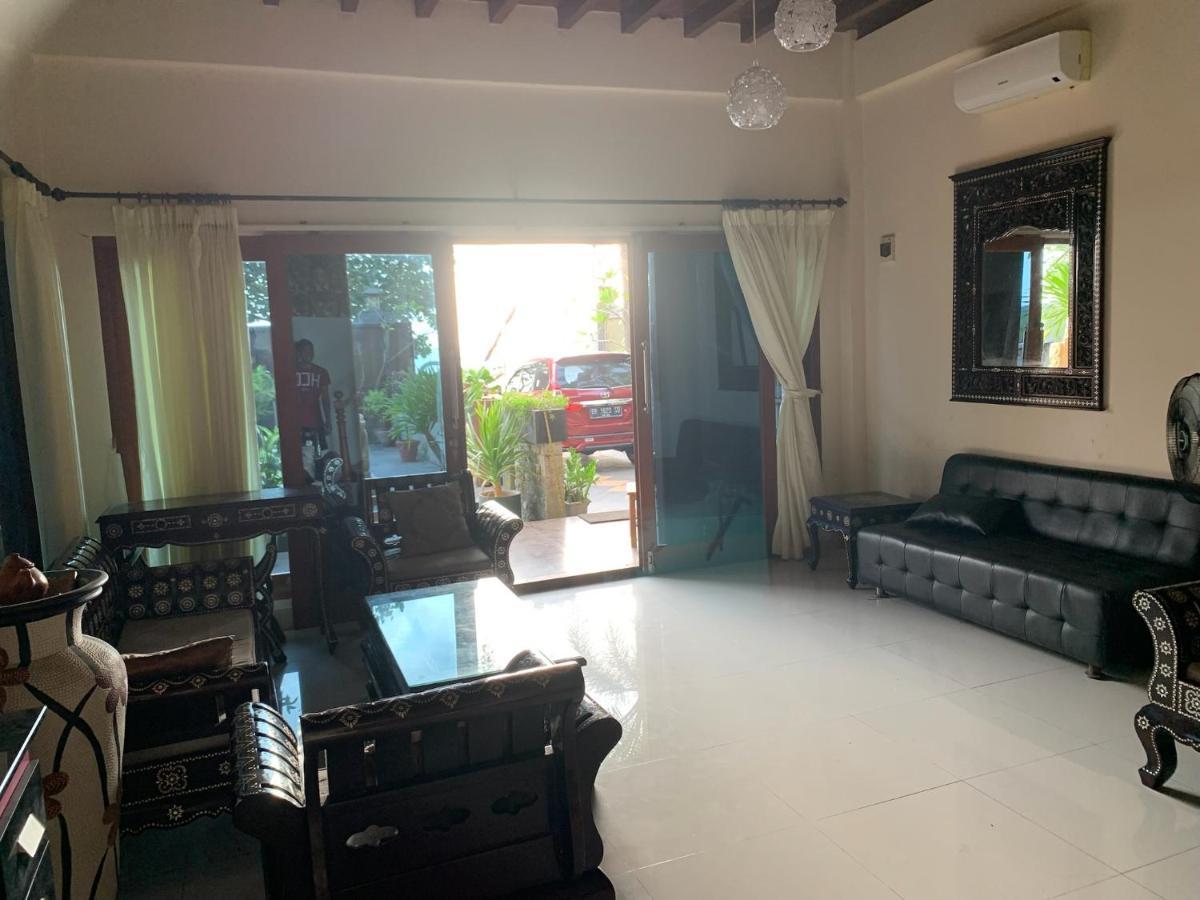 Villa Kenanga In Meninting By The Beach Mataram Ngoại thất bức ảnh
