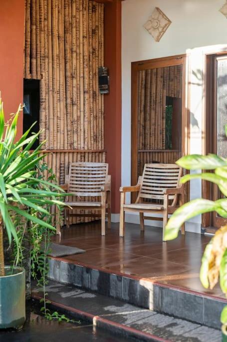Villa Kenanga In Meninting By The Beach Mataram Ngoại thất bức ảnh