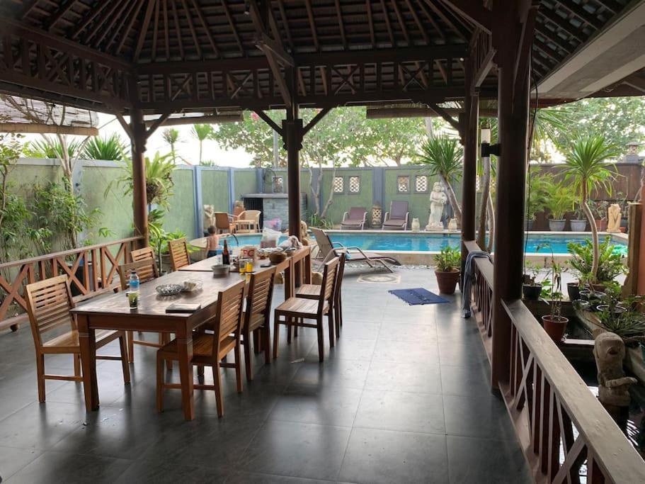 Villa Kenanga In Meninting By The Beach Mataram Ngoại thất bức ảnh