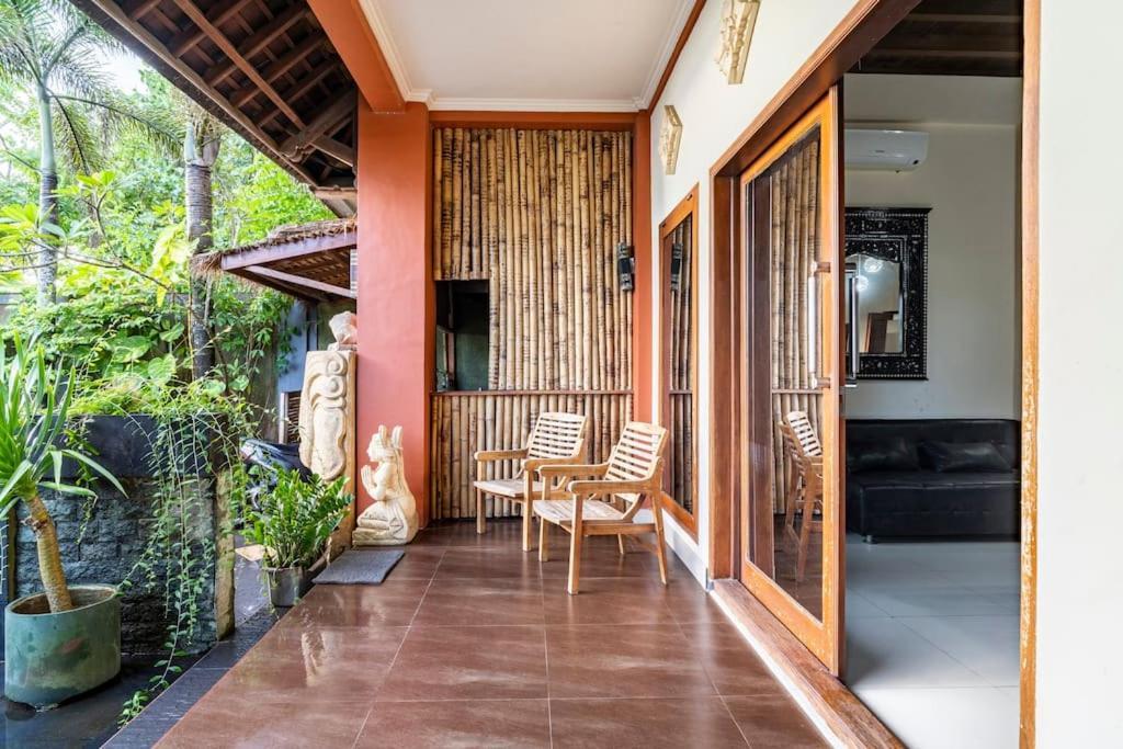 Villa Kenanga In Meninting By The Beach Mataram Ngoại thất bức ảnh